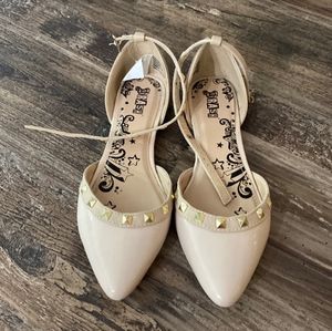 Brash Brand Cream/Nude Flats w/Gold Stud Detail & Buckle Ankle